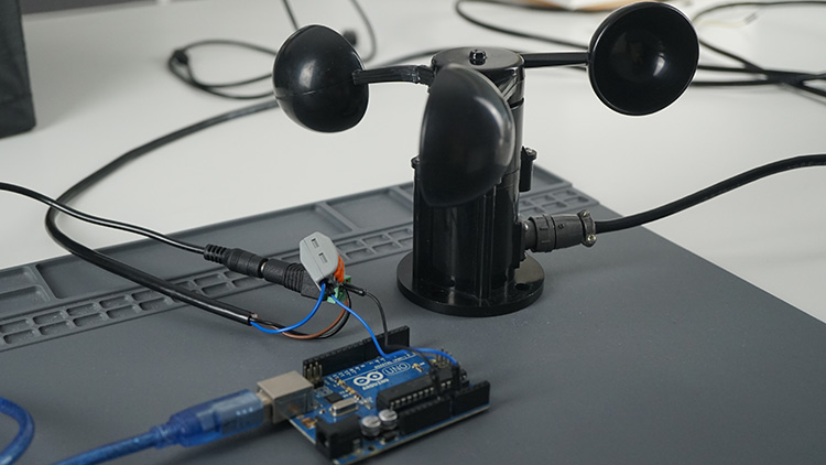 Arduino with Anemometer Circuit