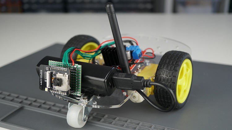 ESP32-CAM Remote Controlled Card Robot Assembled