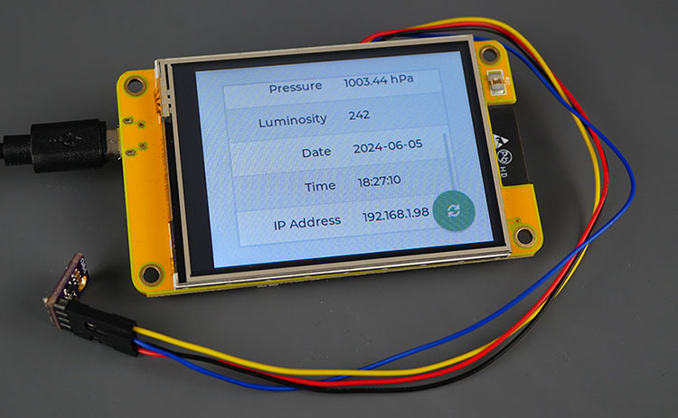 ESP32 CYD BME280 Sensor Data Table Demonstration Testing