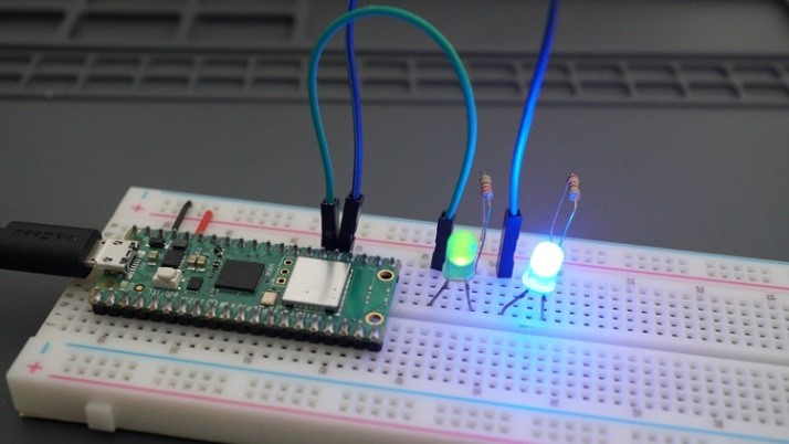 Raspberry Pi Pico Asynchronous Programming - Blink Multiple LEDs - Demonstration