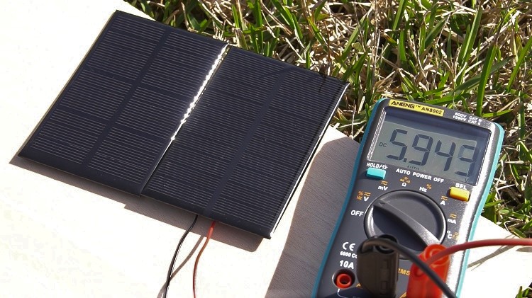 Power ESP32 ESP8266 Solar Panels Multimeter Measurements